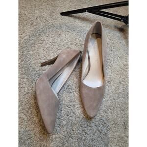 EUC Franco Sarto amara suede pointed‎ to pumps, gray, sz 10